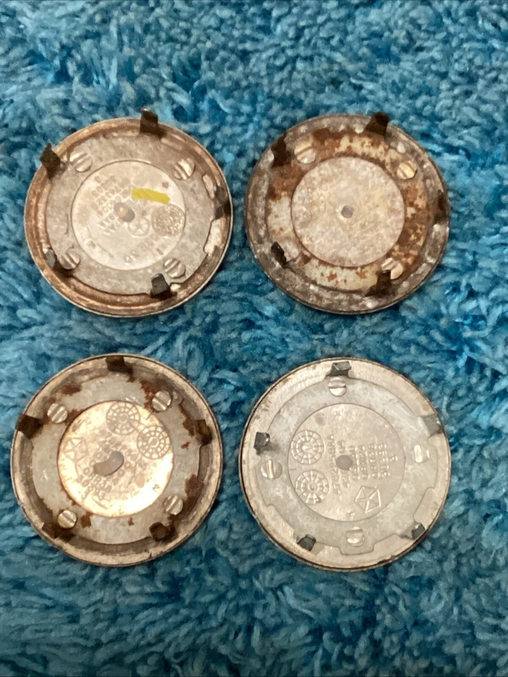 1998 - 2005 年克莱斯勒 Sebring Concorde 300 米红色蓝色金色中心帽零件 #4782258AA — 第 4/4 张图片