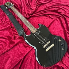 Epiphone SG Special Ebano tenuto con cinturino