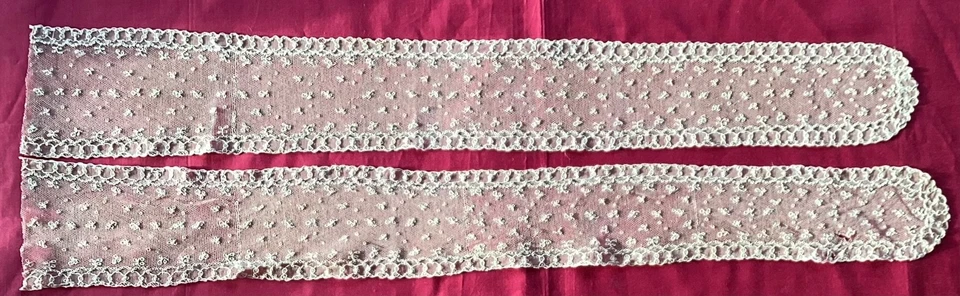 Dentelle ancienne, Barbes de Coiffe en fine dentelle, époque XIXe - Photo 2/4