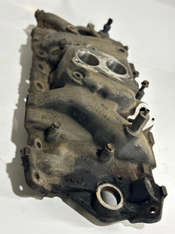 1990 GMC / CHEVY C / K 1500 2500 350 5.7L V8 LOWER INTAKE MANIFOLD TBI - Image 4 of 4