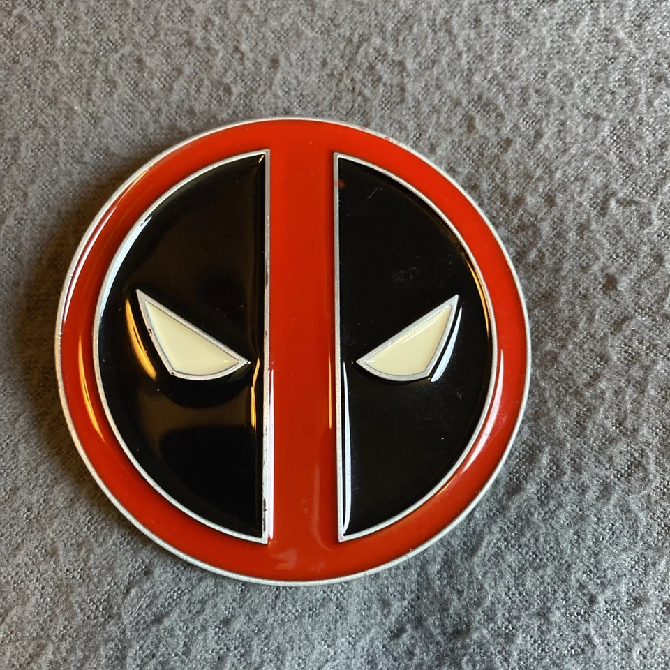 Disfraz de Halloween Deadpool Metal Hebilla Cinturón Marvel MCU Foto 2 de 4