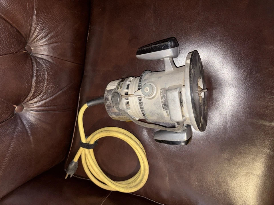 老式 STANLEY INDUSTRIAL ROUTER 8.1 AMPS 型号 0.02 90150M 发动机 82902 底座 美国 — 第 3/3 张图片