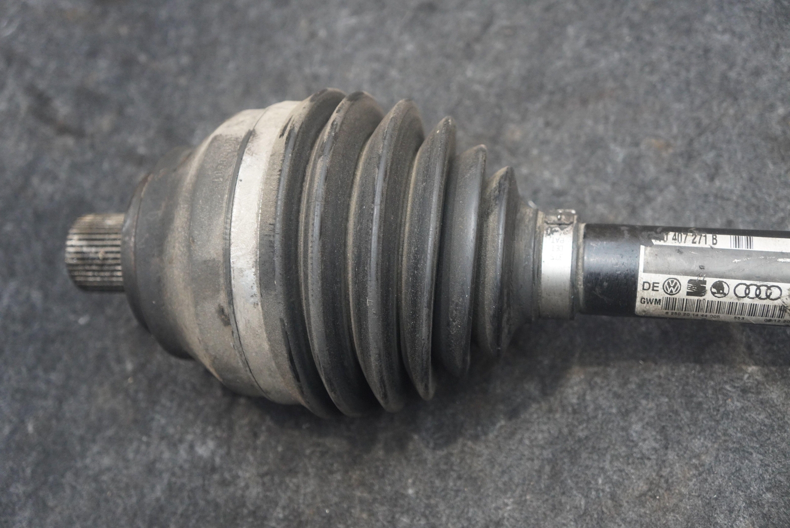 Front Left CV Axle Half Shaft 3W0407271B OEM Bentley Continental GT 2005