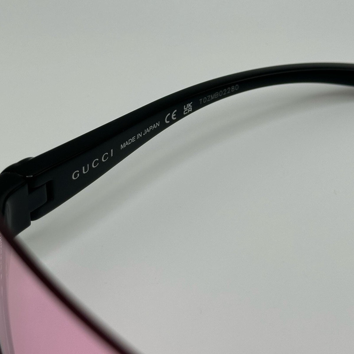 GUCCI Sunglasses GG1650S 002 Black Pink Unisex NEW NEW GG1650S 002 GUCCI BLACK PINK SHIELD UNISEX GUCCI  main image 3