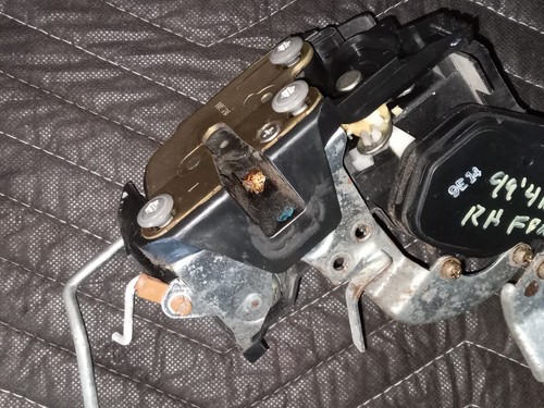 1999 Toyota 4Runner Limited RH Front Door Latch Power Lock Actuator TESTED OEM - Picture 3 of 12