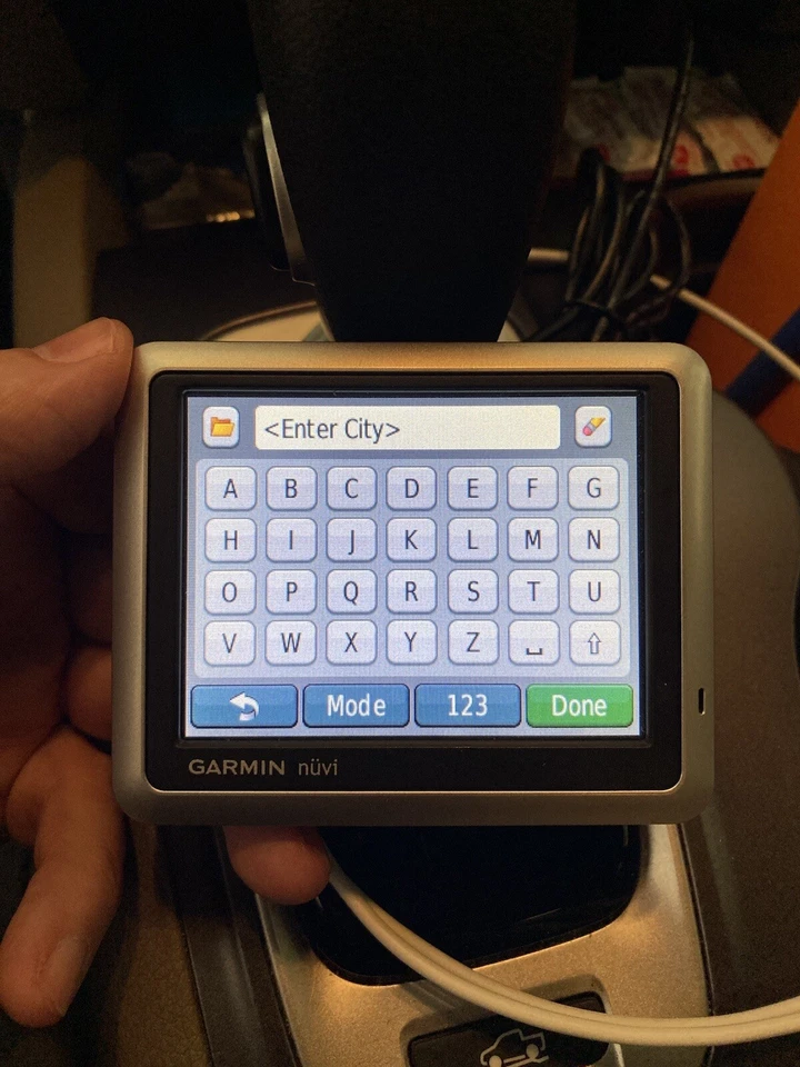 Garmin Nuvi 1100 GPS 3.5in Touchscreen w/Car Charger Bundle - Image 4 of 4