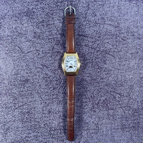 Vintage Guess Watch 1992 Leather Band new battery - Picture 4 of 7