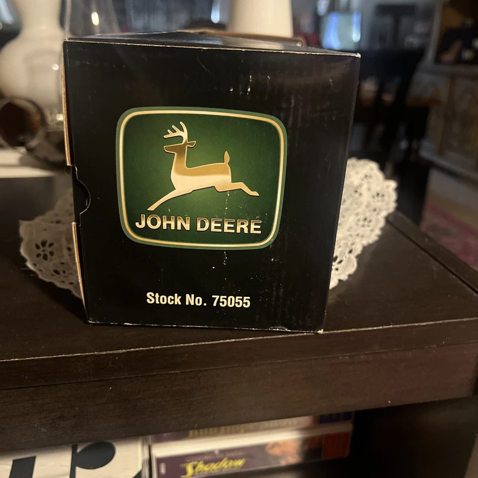 John Deere 1942 Chevrolet Truck With Van Box Bank 1/25 Scale #75055 - Image 2 of 2