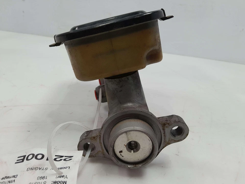 Conjunto de cilindro maestro de freno Chevy S10 1989-1994 OEM 18013433 Foto 3 de 4