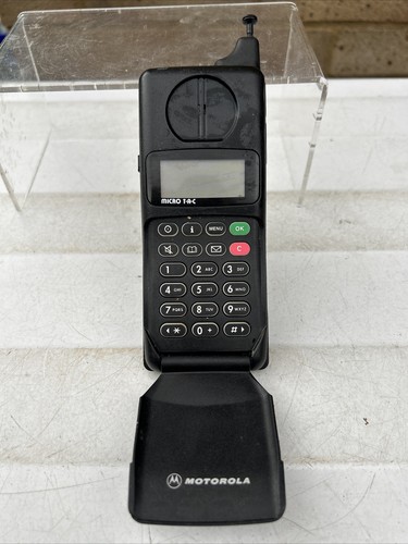 Vintage Motorola MicroTAC International 7500 Mobile Phone - UNTESTED - Prop