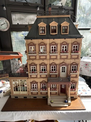 Vintage Playmobil Victorian Mansion 5300 7411 & Furniture Figures Included