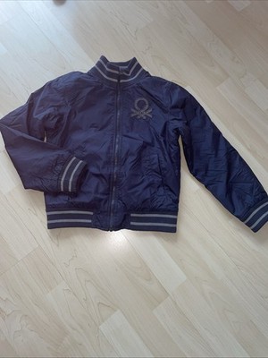 1b) Jungen Bomberjacke Gr 128 134 cool wie neu  Wendejacke Benetton Blau/rot