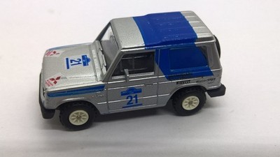 Rietze 30181 Mitsubishi Pajero Rallye silber blau Winterthur Paris-Dakar (68)