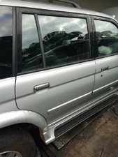 Porte arrière et accessoires Mitsubishi MONTERO