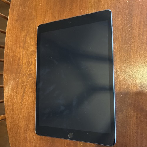Apple iPad (7th Generation) A2197 32 GB, Wi-Fi, 10.2 in - Space Gray