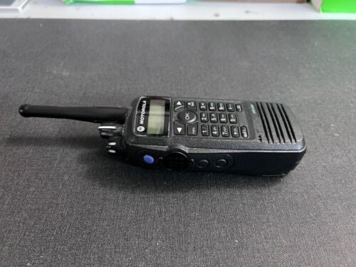 Motorola TRBO XPR6550 UHF AAH55TDH9LA1AN - Foto 4 di 6