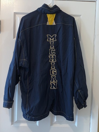 VINTAGE NIKE NCAA MICHIGAN WINDBREAKER L JACKET CHEST PIT TO PIT 29" LENGTH 30" - Picture 5 of 7