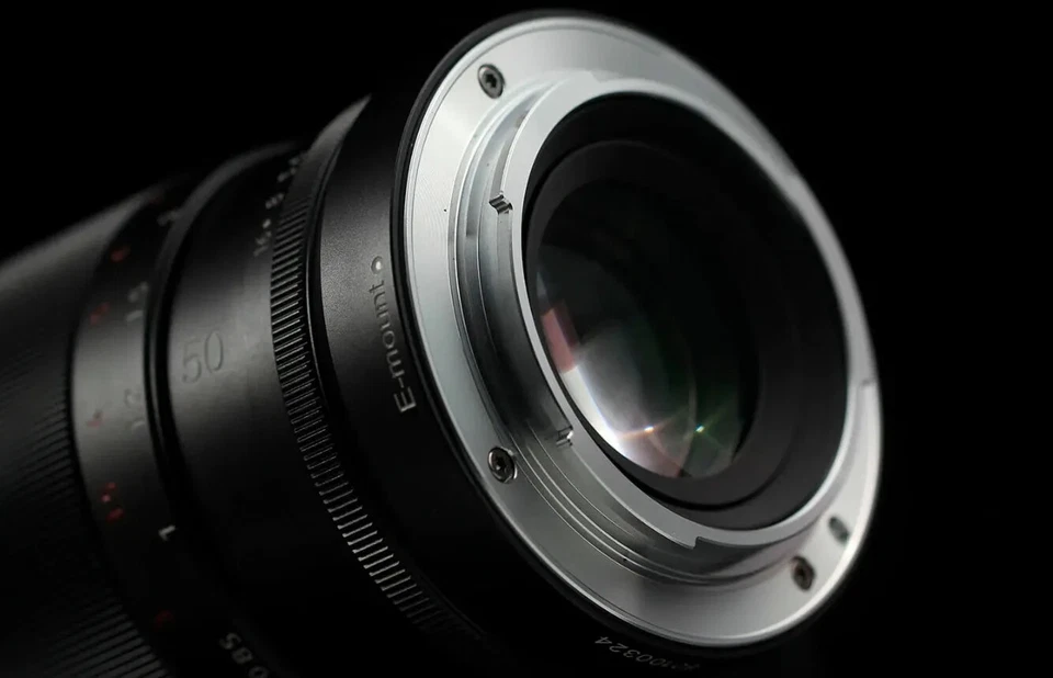 SIRUI 50mm F1.8 1.33x APS-C Anamorphic Lens s - Image 4 of 4