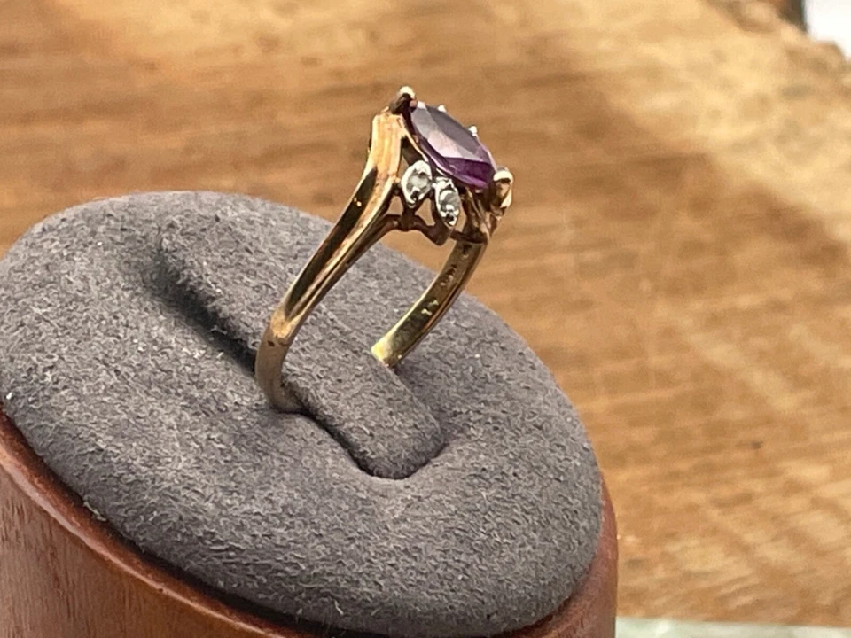 10K Solid Yellow Gold Violet Topaz w/Diamond accent cocktail ring sz 7.5--203.25 - Image 3 of 4