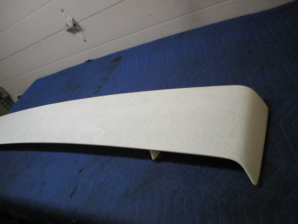 1982-92 Firebird Trans Am Formula escotilla trasera cubierta alerón presa de aire lámina GM BLANCO Foto 2 de 4