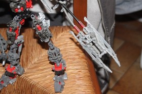 LEGO Bionicle: Maxilos & Spinax 8924 (2007) Complete