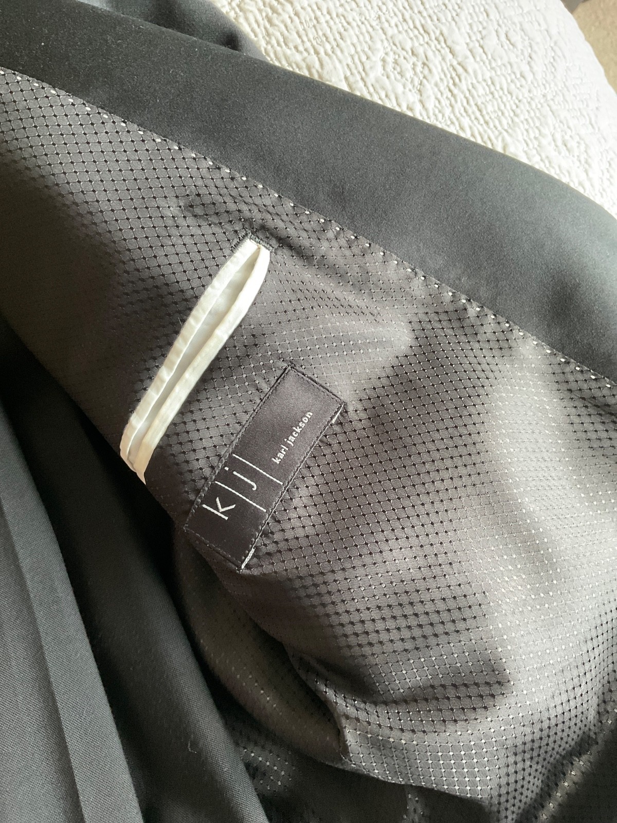Men’s Karl Jackson Dinner jacket and trousers only worn once! image 4