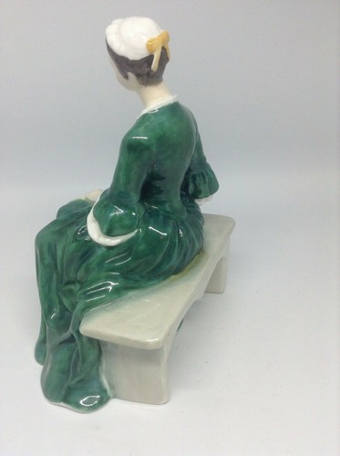 Royal Doulton Figurine Lady From Williamsburg HN2228 Made in England - Picture 3 of 7