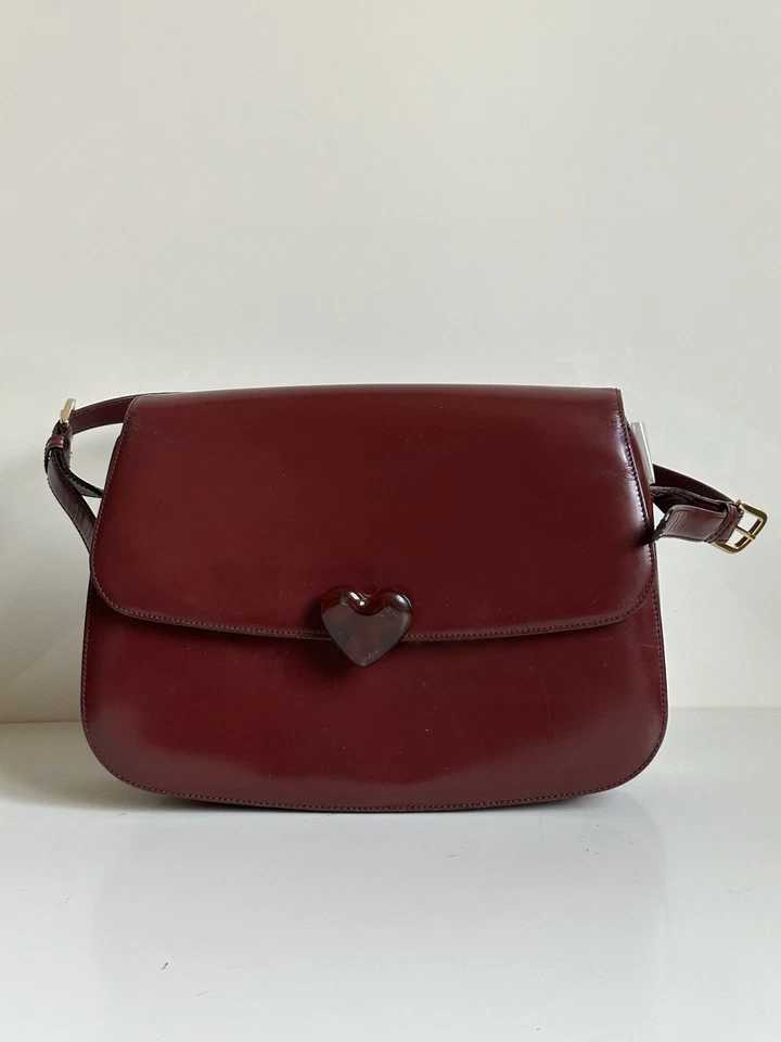 Bolso Bandolera Moschino 1990 Vintage Charol Borgoña Rojo Tortuga Corazón 🤎 Foto 3 de 4