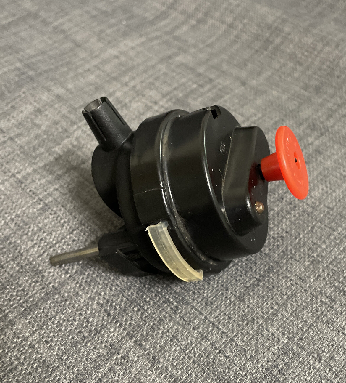 Genuine OEM MERCEDESBENZ W124 W129 W140 FUEL DOOR ACTUATOR VACUUM