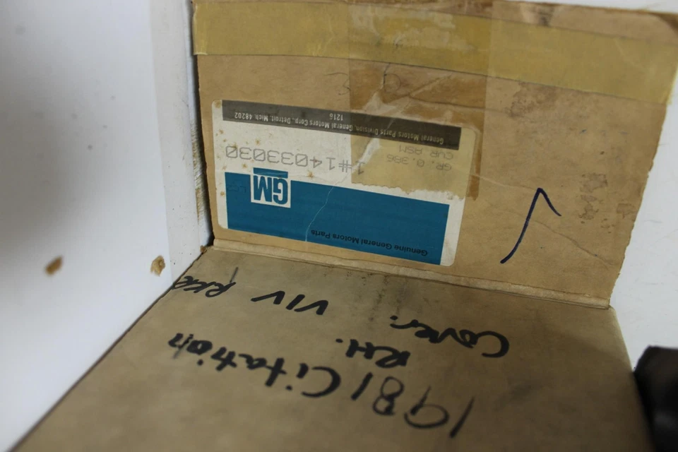 Nueva cubierta de válvula de brazo basculante derecho GM 14033030 1981 Chevrolet Citation (SVM126 fabricante de equipos originales Foto 4 de 4