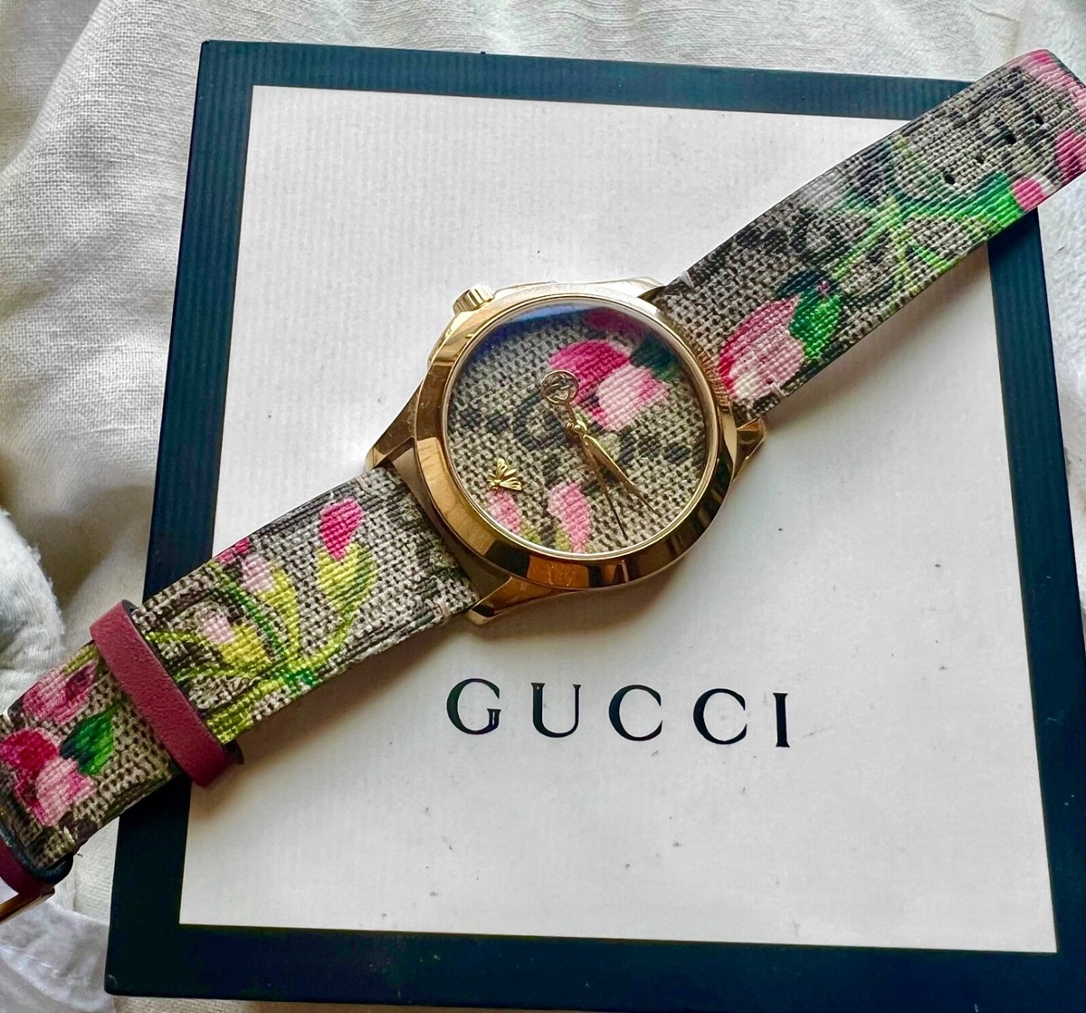 Gucci Women's Watch G-Timeless 40mm Yellow Gold PVD Case with Pink