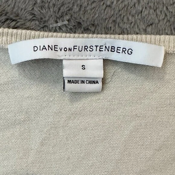 Suéter envolvente bailarina de cachemir de seda Diane Von Furstenberg PEQUEÑO crema Foto 3 de 4