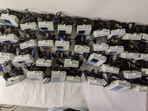 Baxter Sigma Spectrum Pump with Pole Clamp and AC Adapter | Lot of 44 - Picture 3 of 3