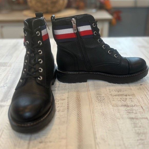 Tommy Hilfiger Womens Black Leather Lace Up Zip Combat Boots Size 8M thumbnail 2