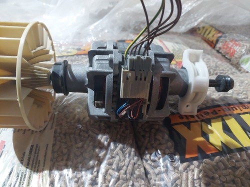 Trocknermotor von  einem BOSCH Trockner