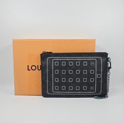 Louis Vuitton Monogram Eclipse Stück Collaboration iPad Case Clutch 134554465