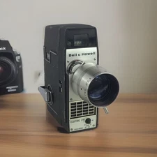 Vintage Bell & Howell Electric Eye F/2.3 Comat Zoom Movie Camera **WORKING**