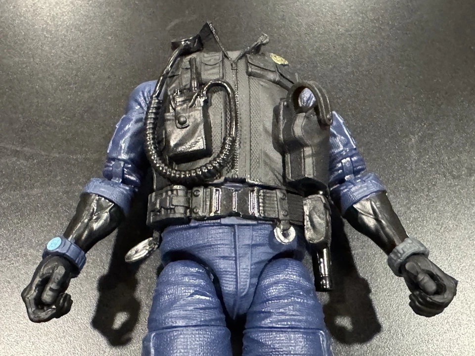 G.I. Joe Classified LEGACY POLICE OFFICER 6” Scale (BODY AND HANDS & VEST) 1/12 - Image 4 of 4