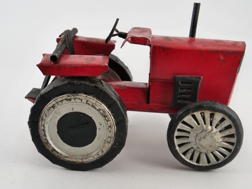 Tractor De Chapa Hecho A Mano 23 Cm - Imagen 7 de 10
