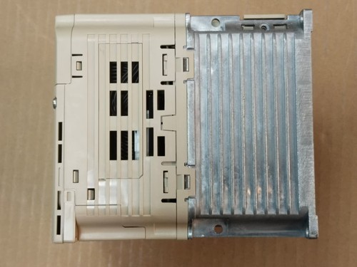 CIMR-VC4A0011BAA YASKAWA V1000 VFD 5.5KW/4KW 440V MADE IN JAPAN - Afbeelding 6 van 8