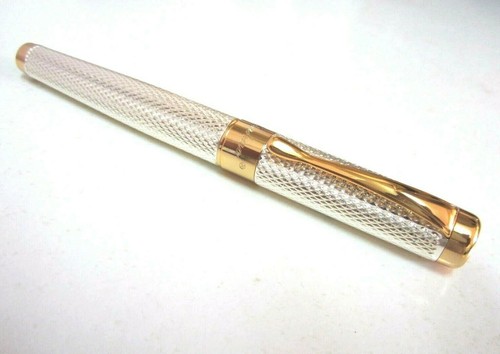Quality Classic Silver metallic Engraved Super Body Fountain Pen - Picture 4 of 7