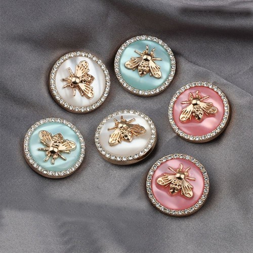 18MM-25MM Three-dimensional Little Bee Buttons Cardigan Sweater - Picture 5 of 17