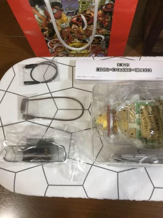 DOCOMO NEC N-02E ONE PIECE LIMITED EDITION ANDROID SMARTPHONE w/Box from Japan - Image 3 of 4