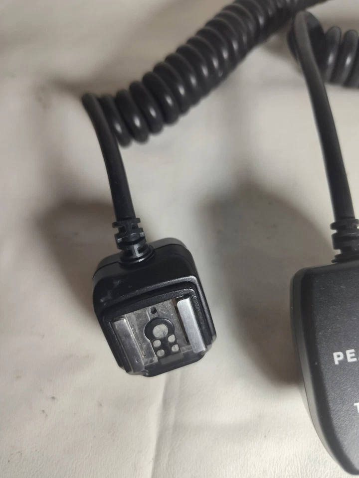 Pearstone TTL Off Camera Flash Cord - Pre-Owned - Image 4 of 4