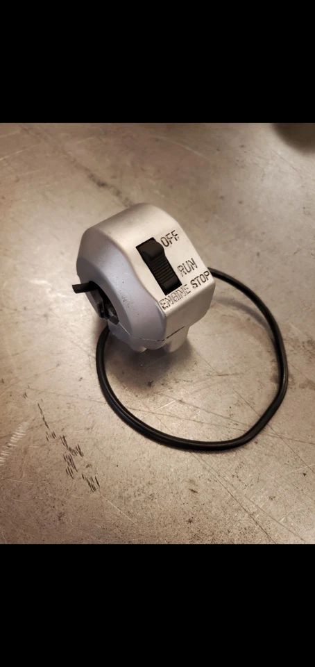 Interruptor de parada del motor Suzuki Run T500 GT500 Café Chopper Rat!!! Foto 3 de 4