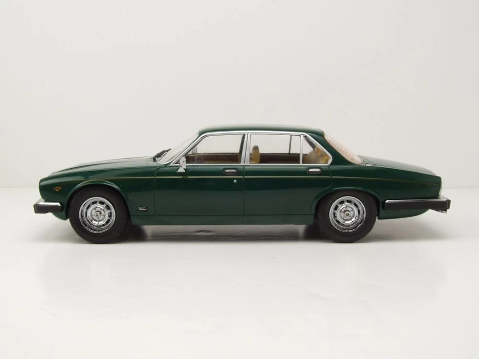 Jaguar XJ Serie III 1979 Verde Scuro Modellino 1:18 MCG - Immagine 3 di 4