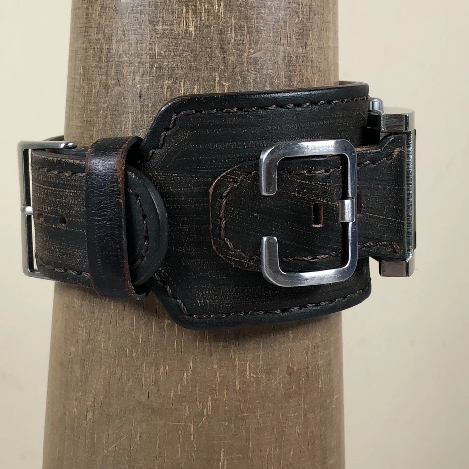 Guess Men G96047G Leather Bund Strap Rectangular Quartz 33mm Watch 7 1/4" - Image 3 of 4