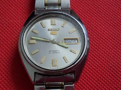 Vintage Seiko 5 Automatic Day/Date 21 Jewels Wrist Watch 6309-8840 Serial#761032