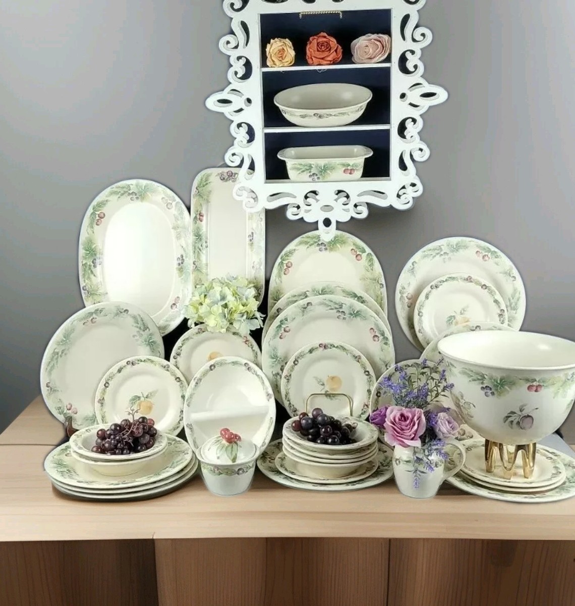 Jamberry by Pfaltzgraff 33 Piece Dinnerware Lot Green Leaves, Cherries  Grape