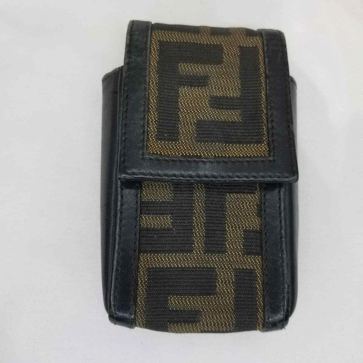 Fendi logo best sale pouch
